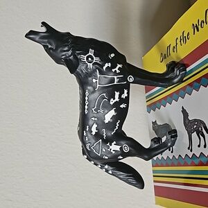 Westland Call of the Rock Art Wolf Figurine